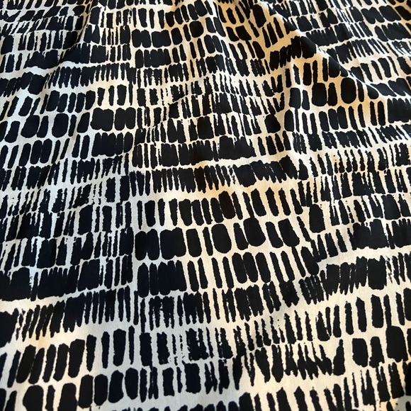 Calvin Klein Vintage Black & Tan Print Sleeveless Top - Picture 7 of 16